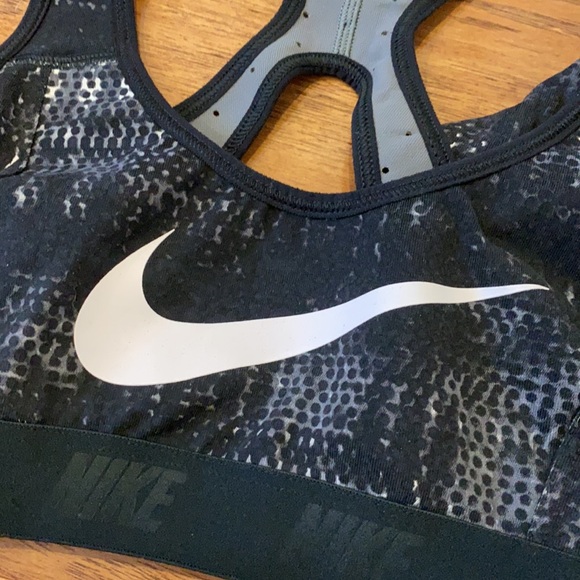 Nike Sports Bra + Leggings Set - Picture 2 of 6